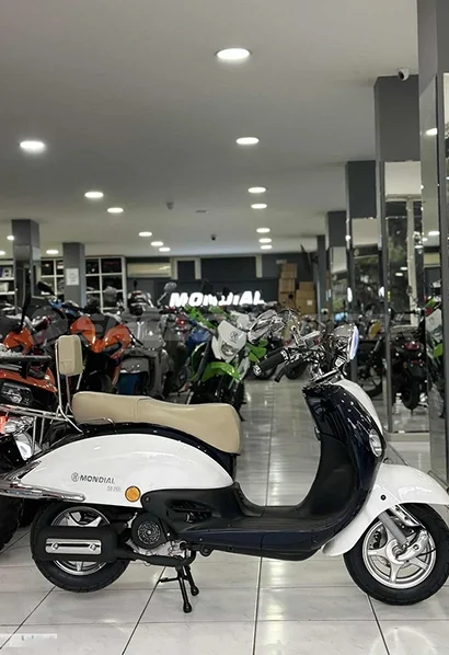 A motorcycle is always an individual choice. If you need to move comfortably around the city without spending a lot of fuel, then the Honda CBF 150 will be a great partner in everyday life.
